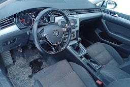 valkoinen Volkswagen Passat 2016 kuva 3.