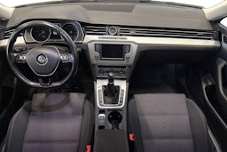 valkoinen Volkswagen Passat 2016 kuva 9.