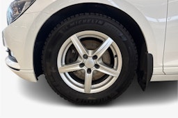 valkoinen Volkswagen Passat 2016 kuva 11.