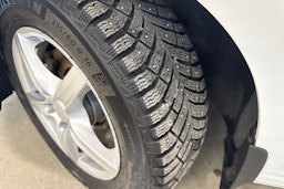 valkoinen Volkswagen Passat 2016 kuva 13.