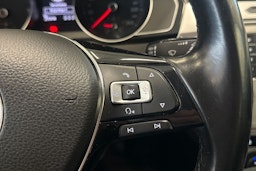 valkoinen Volkswagen Passat 2016 kuva 16.