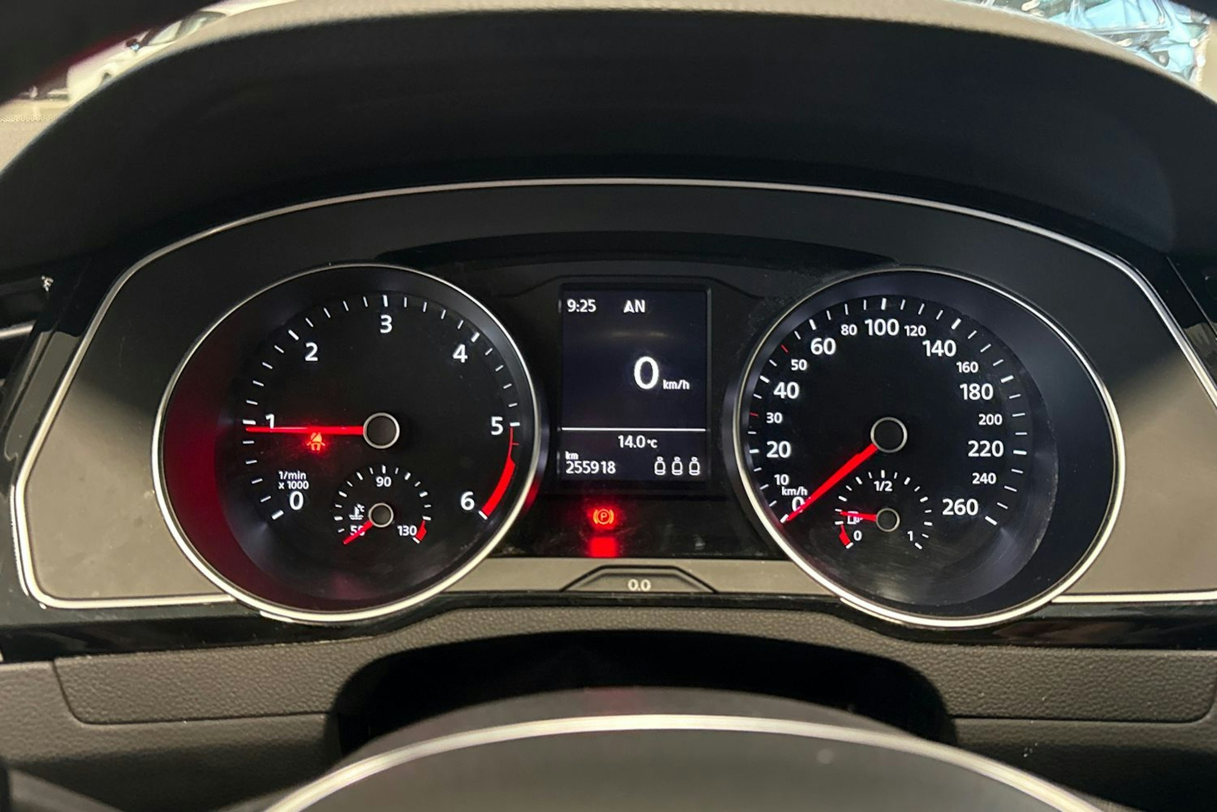 valkoinen Volkswagen Passat 2016 kuva 17.