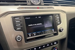 valkoinen Volkswagen Passat 2016 kuva 21.