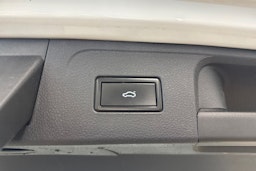 valkoinen Volkswagen Passat 2016 kuva 26.