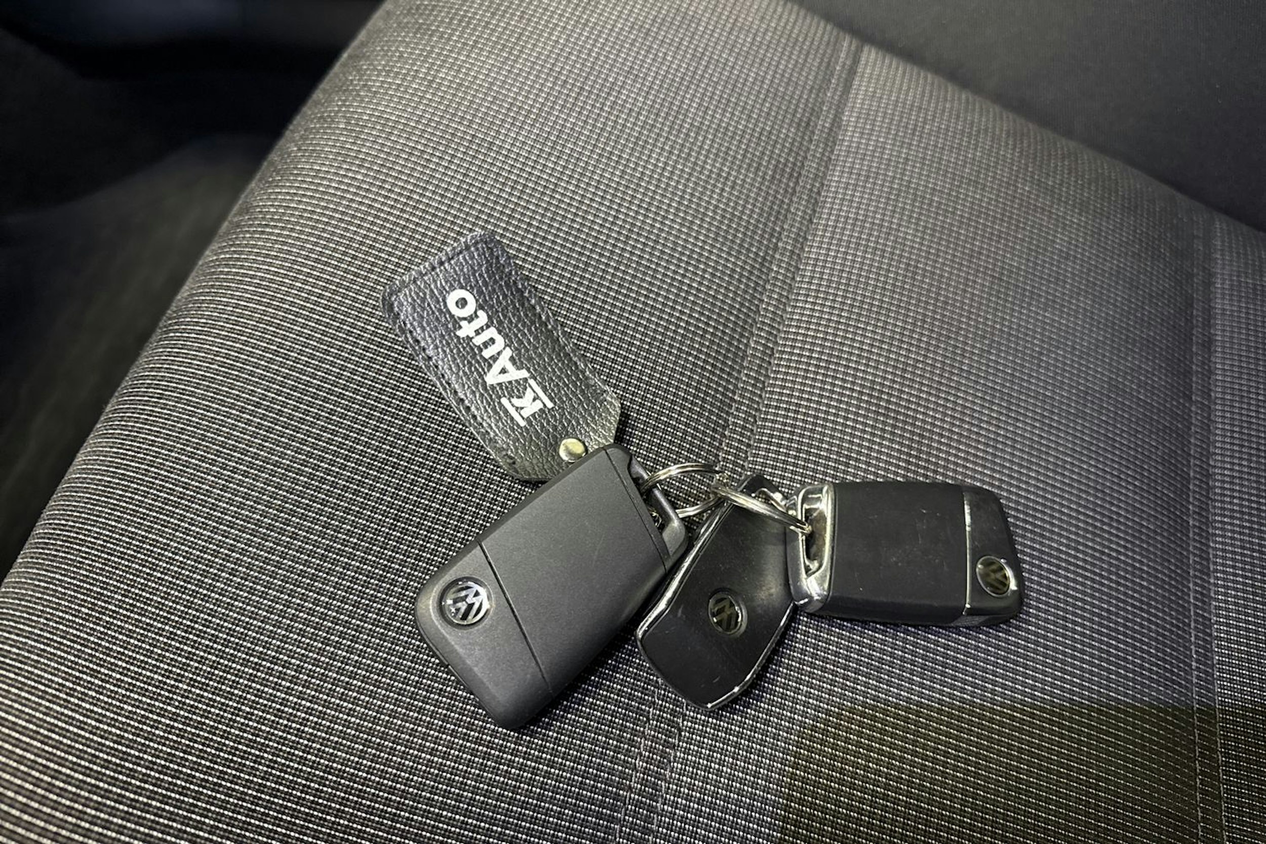 valkoinen Volkswagen Passat 2016 kuva 28.