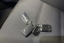 valkoinen Volkswagen Passat 2016 kuva 28.