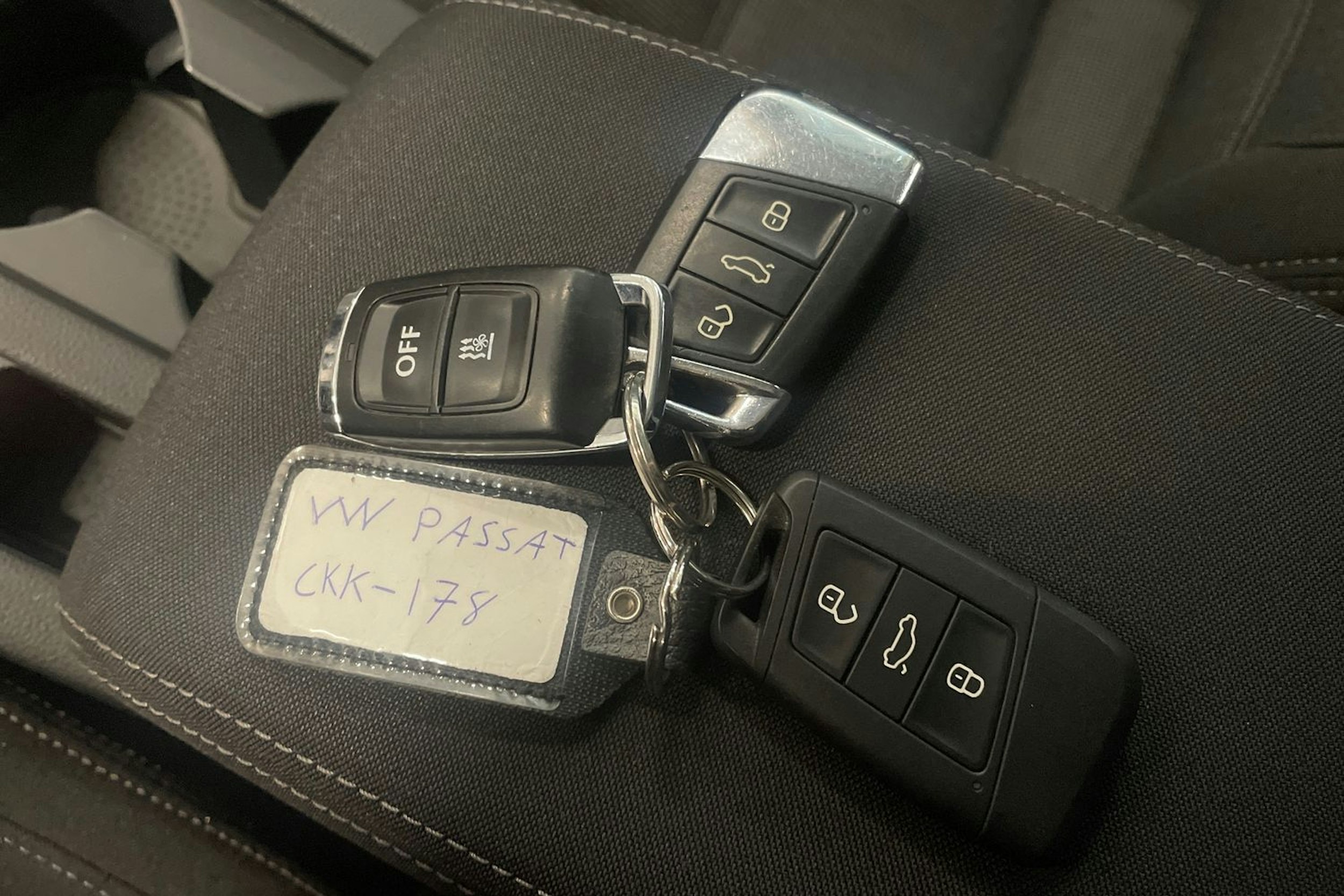 valkoinen Volkswagen Passat 2016 kuva 32.