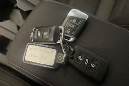 valkoinen Volkswagen Passat 2016 kuva 32.