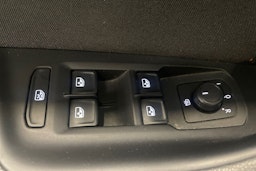 valkoinen Volkswagen Passat 2016 kuva 33.