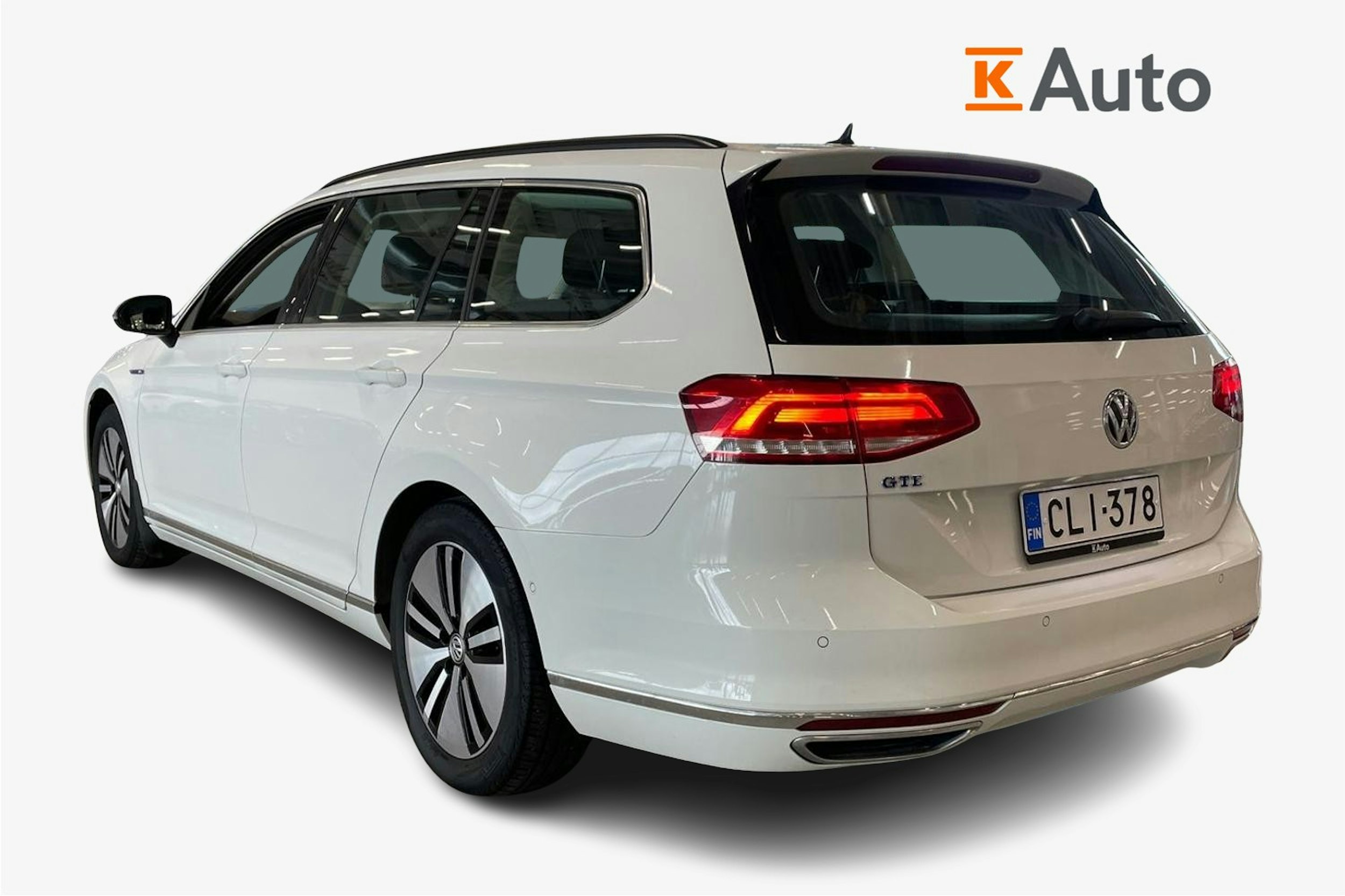 valkoinen Volkswagen Passat 2016 kuva 2.