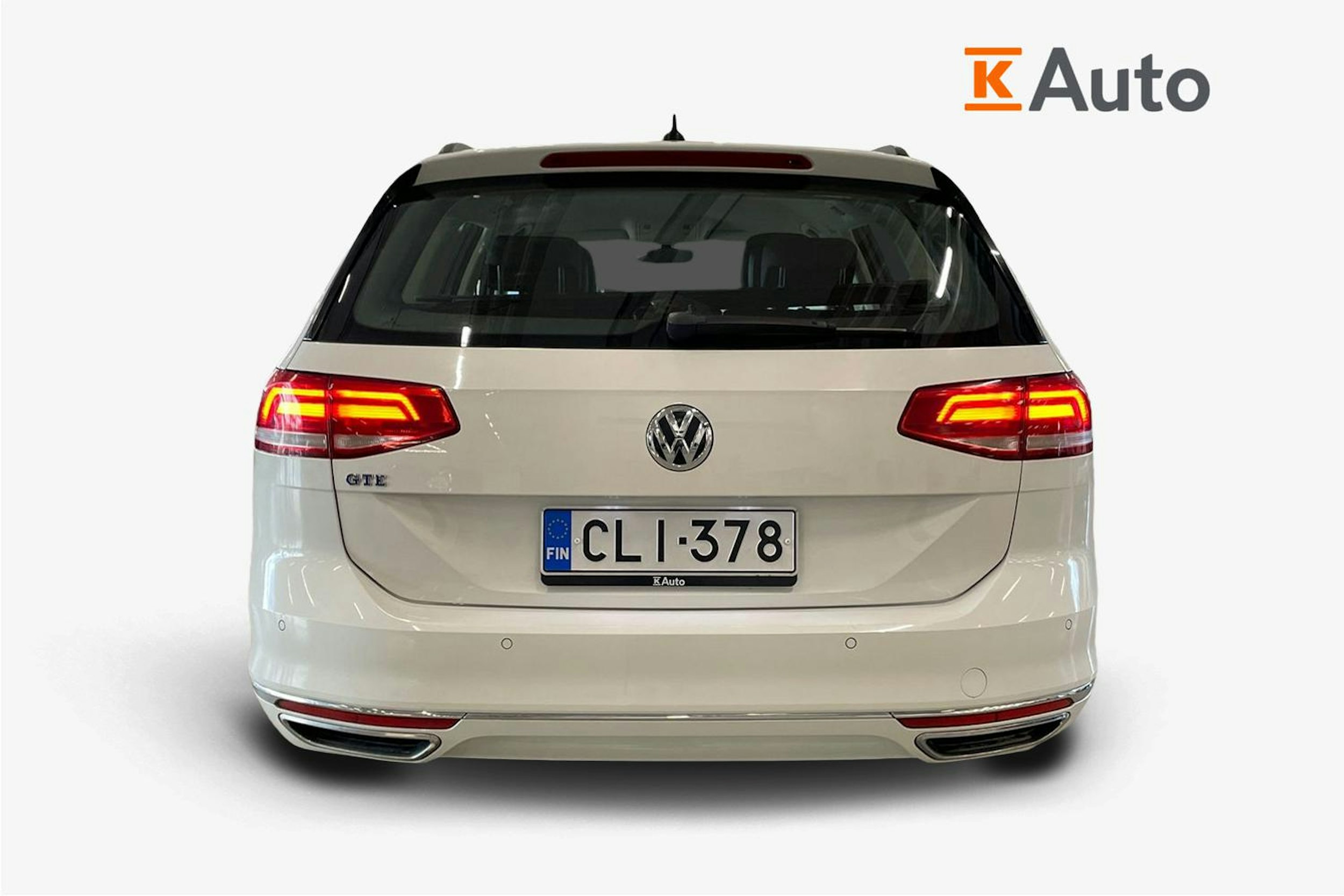 valkoinen Volkswagen Passat 2016 kuva 3.