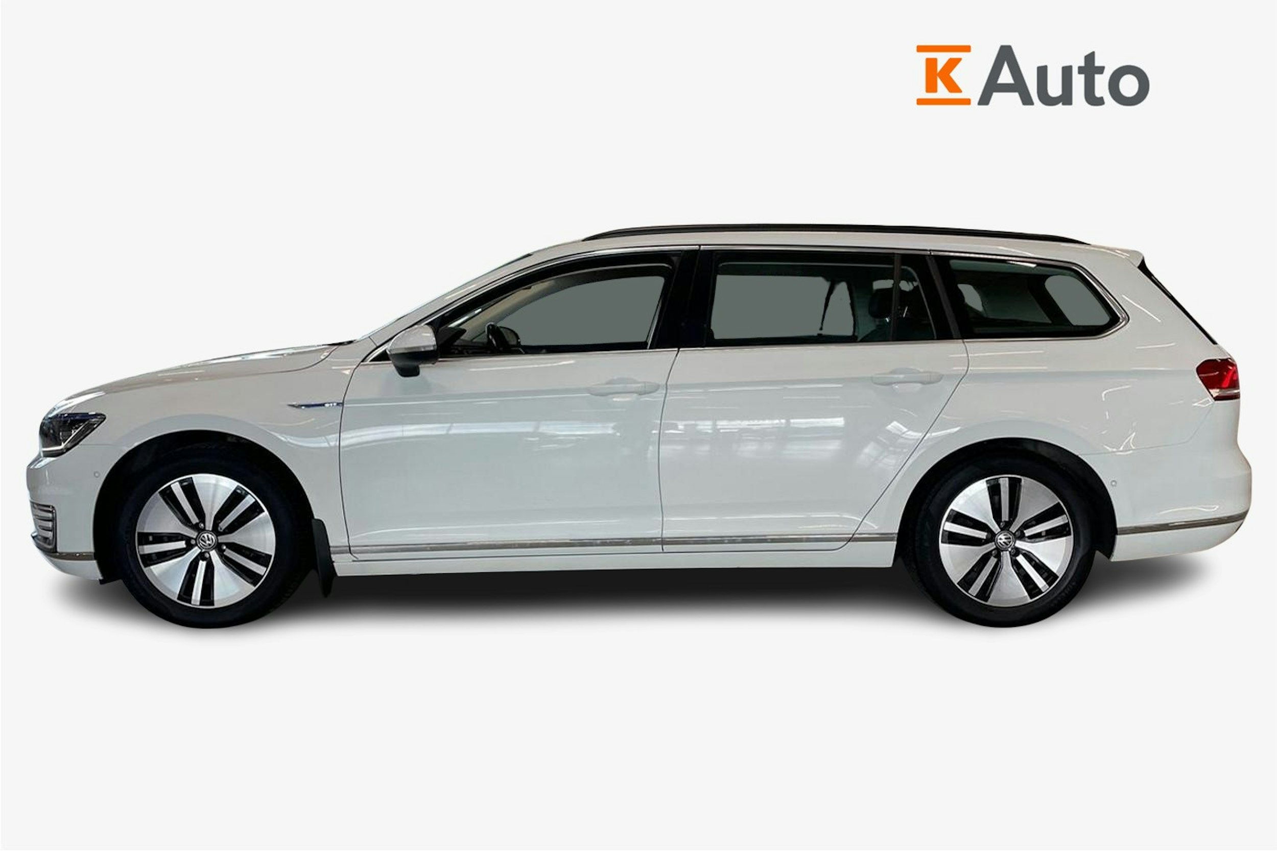 valkoinen Volkswagen Passat 2016 kuva 6.