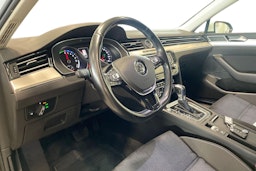 valkoinen Volkswagen Passat 2016 kuva 7.