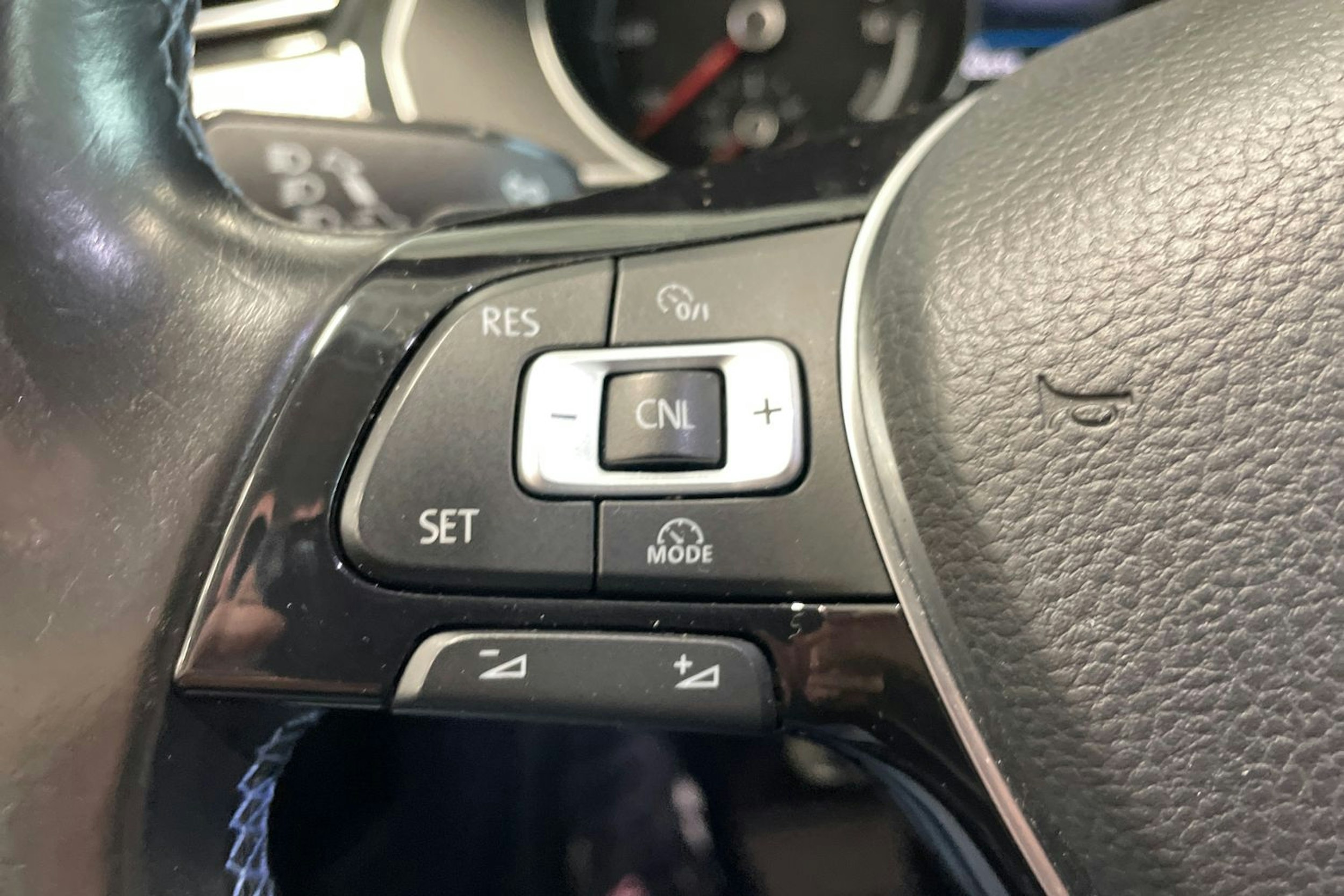valkoinen Volkswagen Passat 2016 kuva 16.