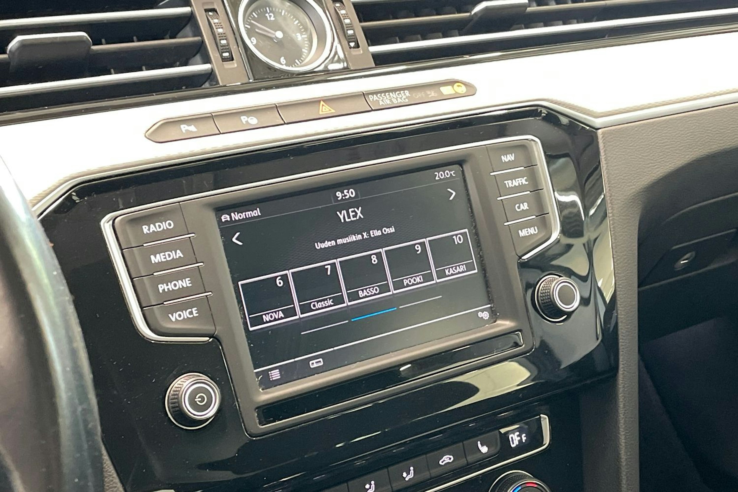 valkoinen Volkswagen Passat 2016 kuva 18.