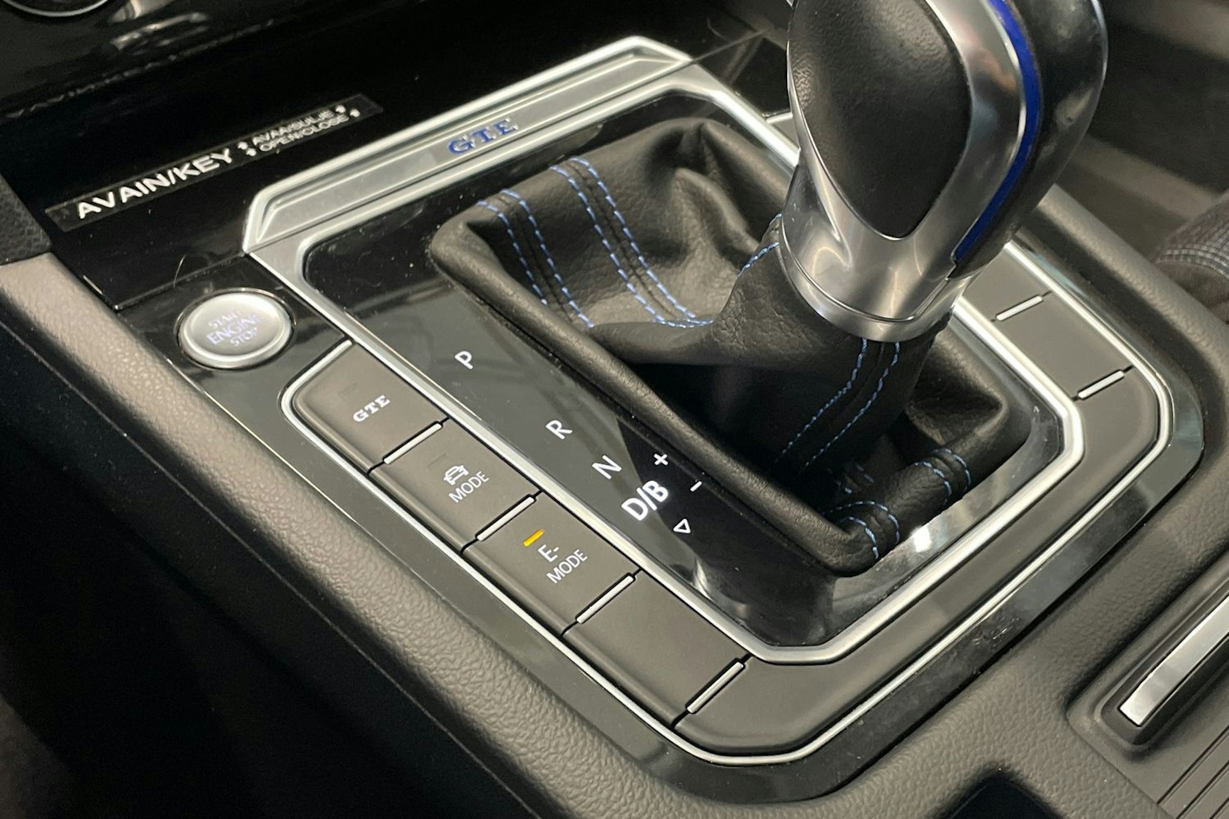 valkoinen Volkswagen Passat 2016 kuva 19.