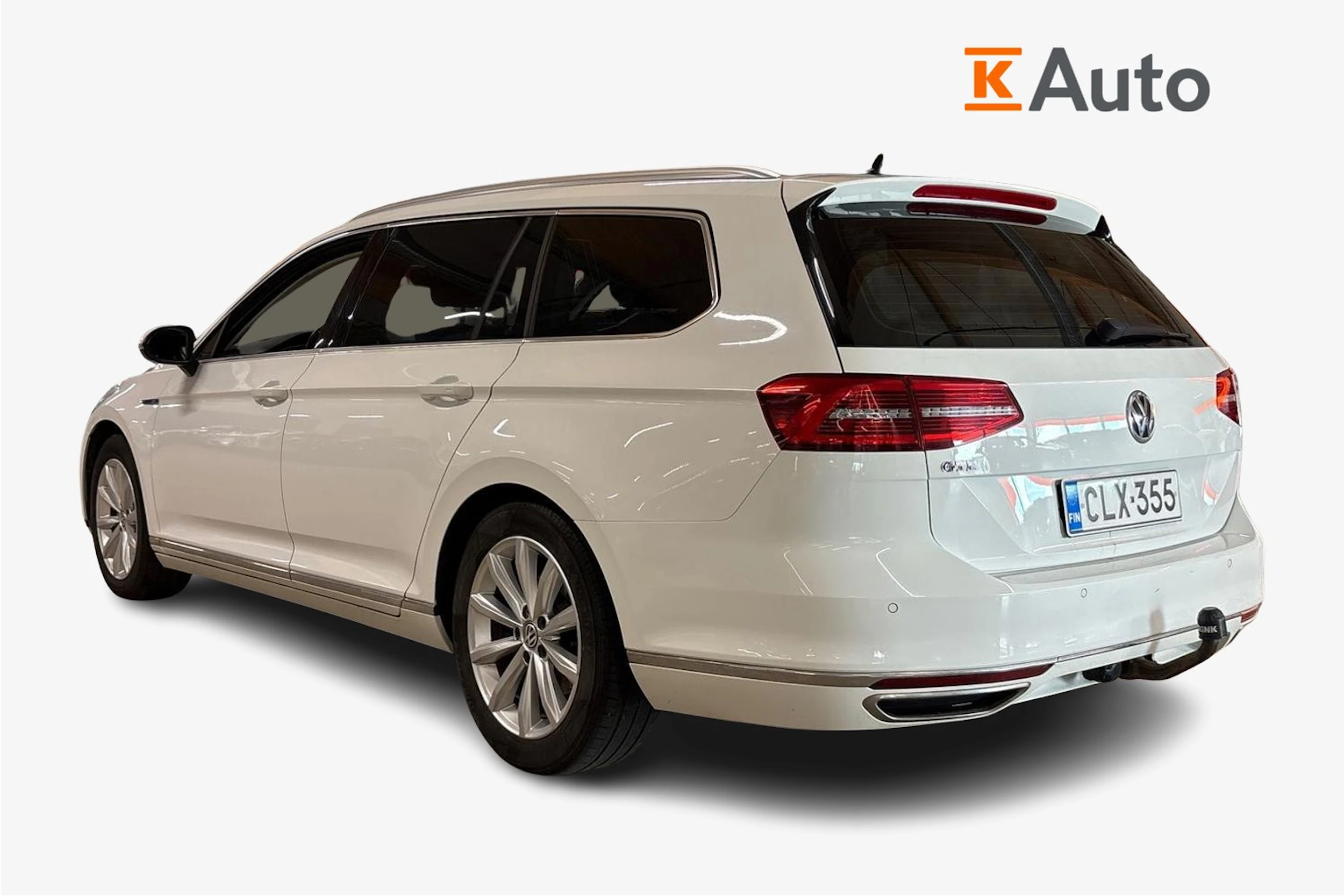valkoinen Volkswagen Passat 2016 kuva 2.