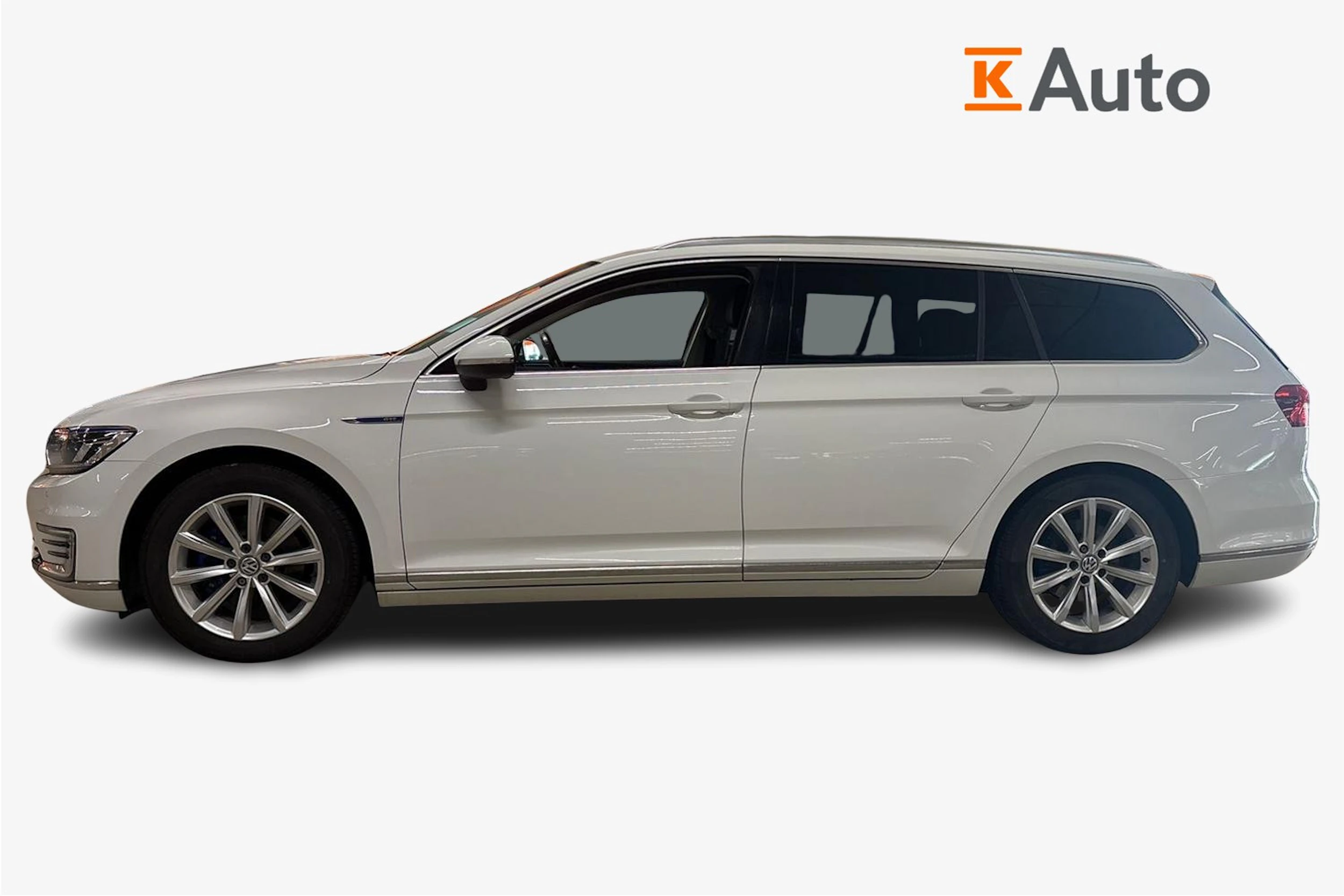 valkoinen Volkswagen Passat 2016 kuva 5.