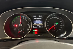 valkoinen Volkswagen Passat 2016 kuva 16.
