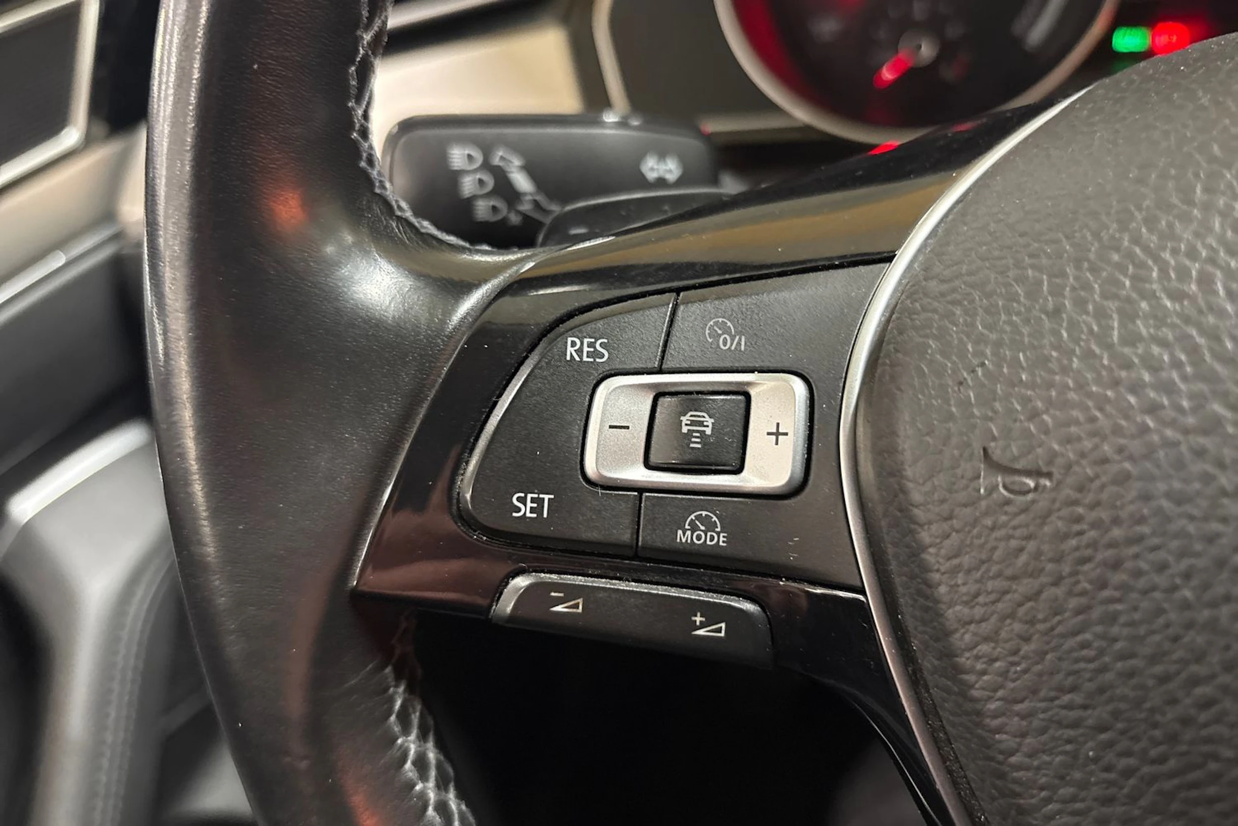 valkoinen Volkswagen Passat 2016 kuva 17.