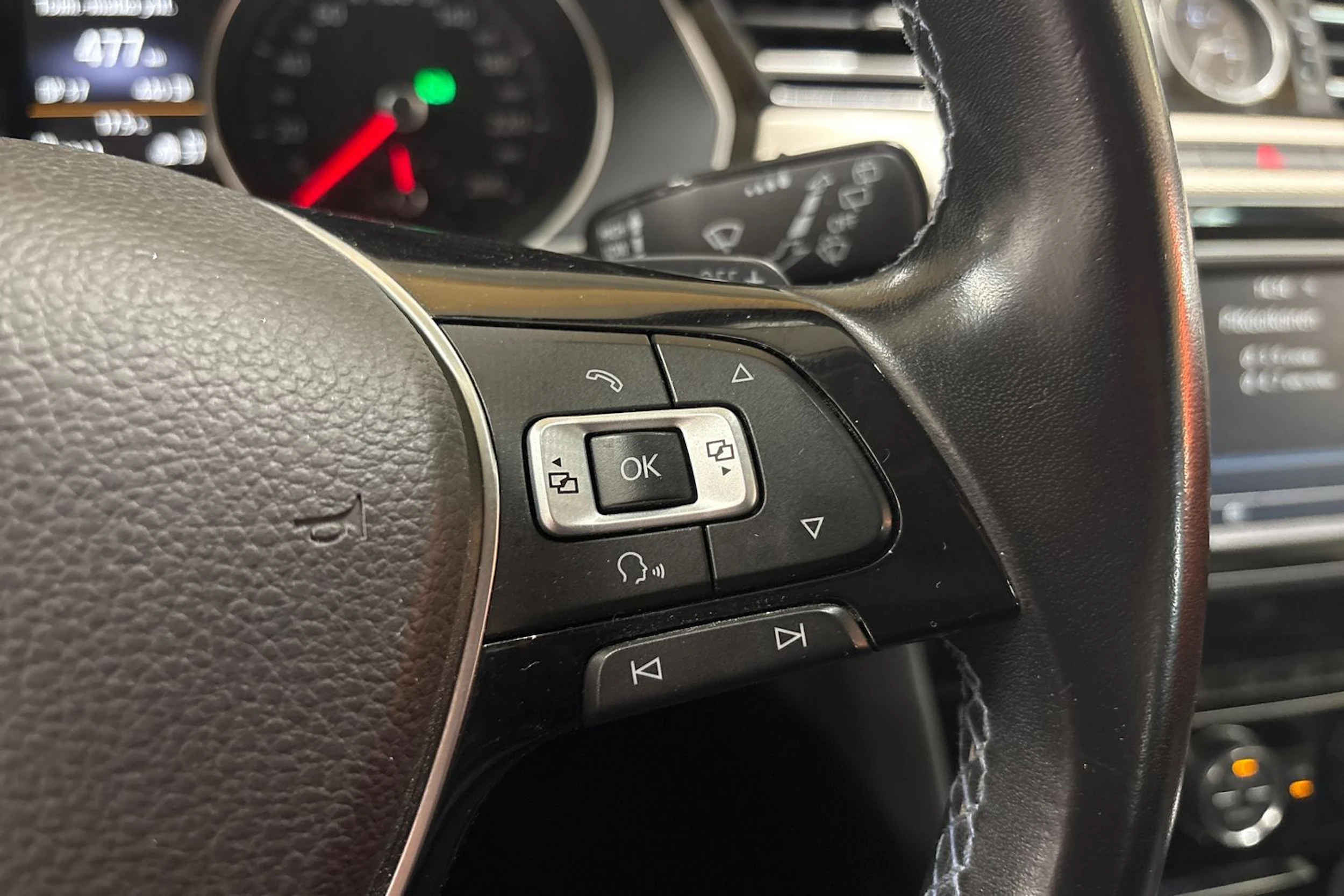 valkoinen Volkswagen Passat 2016 kuva 18.