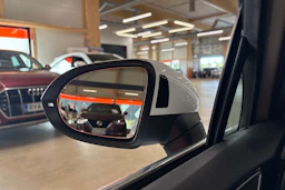 valkoinen Volkswagen Passat 2016 kuva 39.