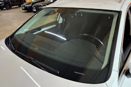 valkoinen Volkswagen Passat 2016 kuva 40.