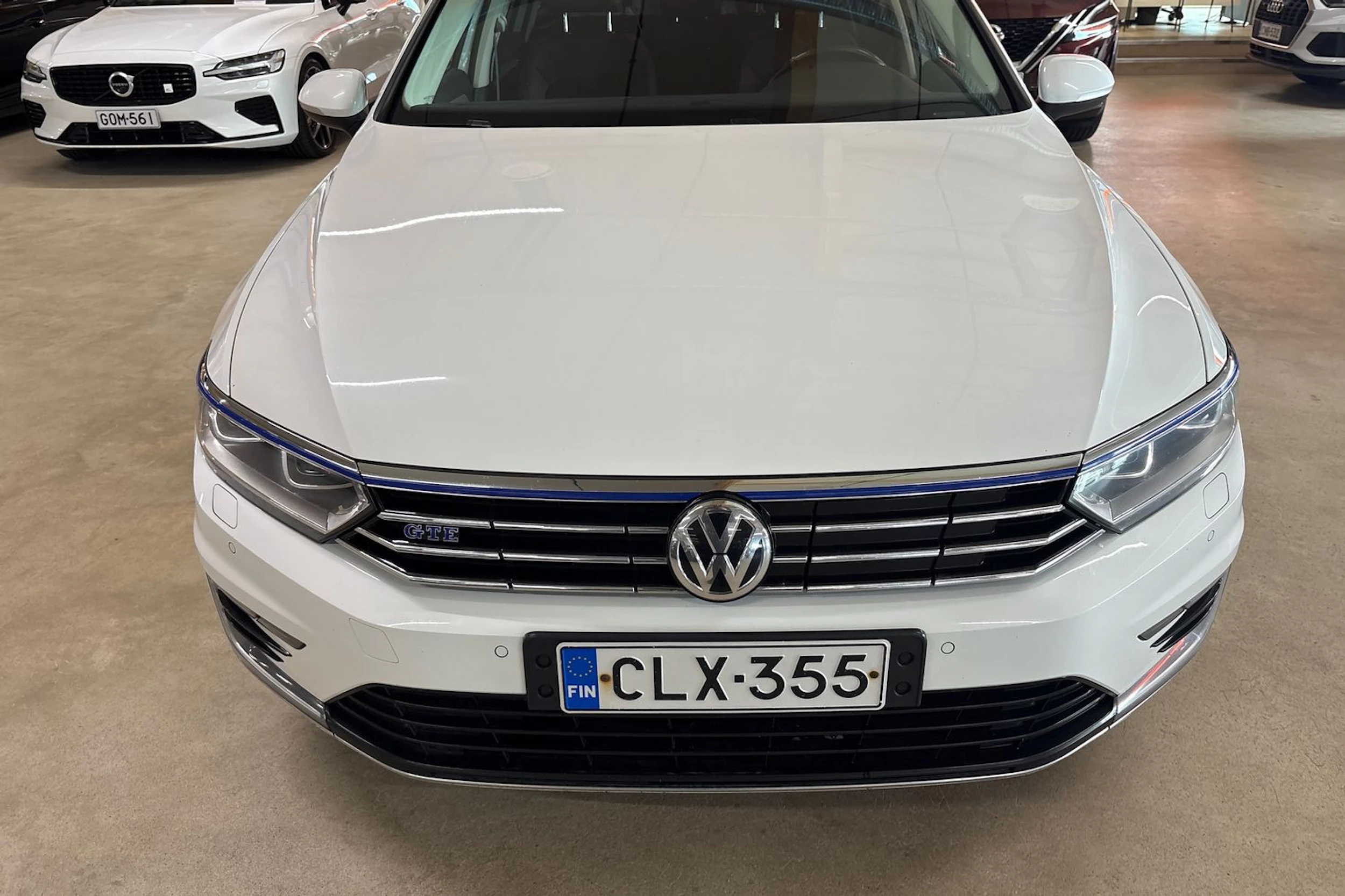 valkoinen Volkswagen Passat 2016 kuva 42.