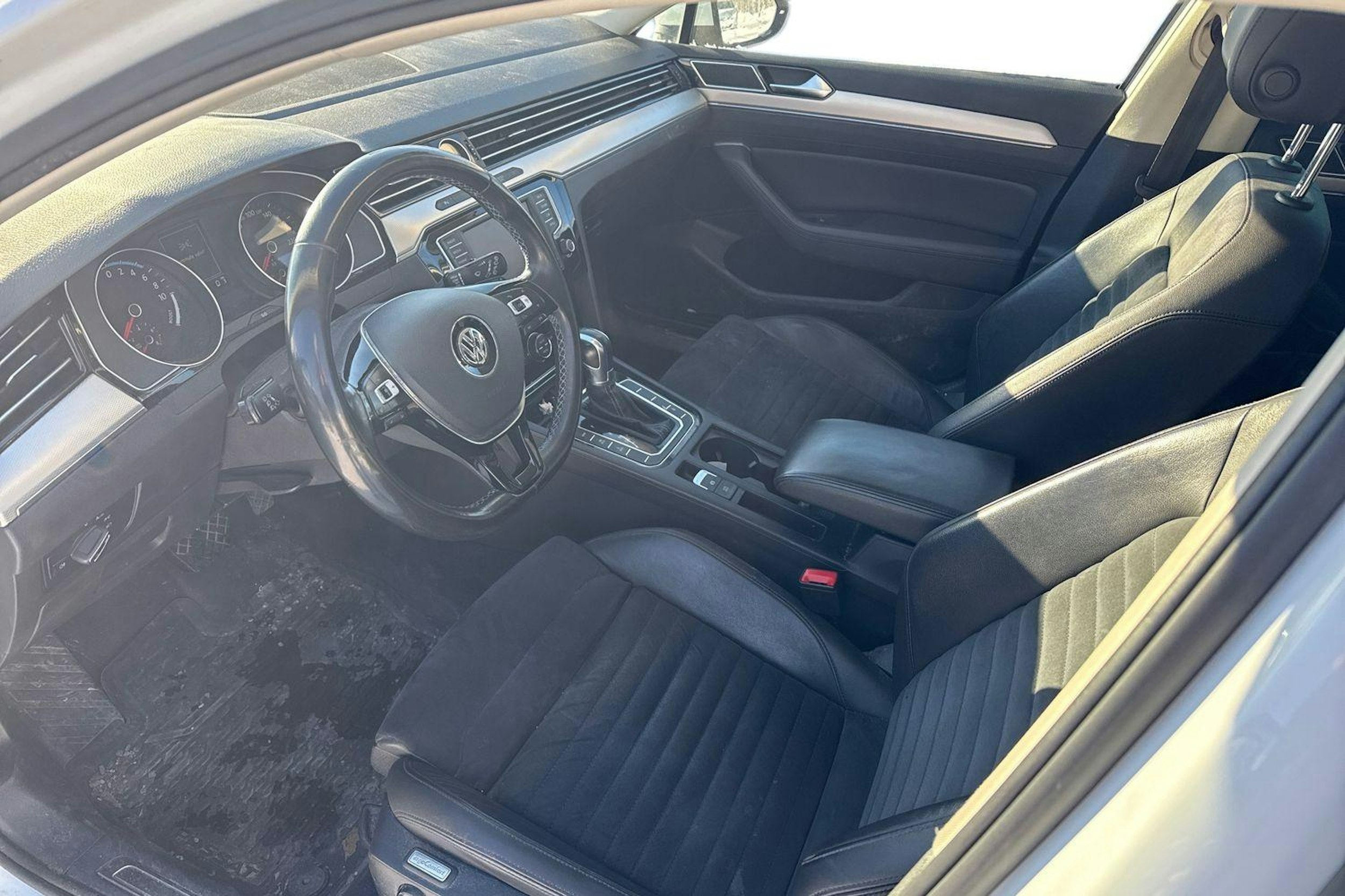 valkoinen Volkswagen Passat 2016 kuva 3.