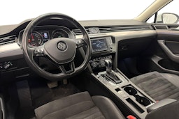 valkoinen Volkswagen Passat 2016 kuva 7.