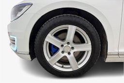 valkoinen Volkswagen Passat 2016 kuva 11.