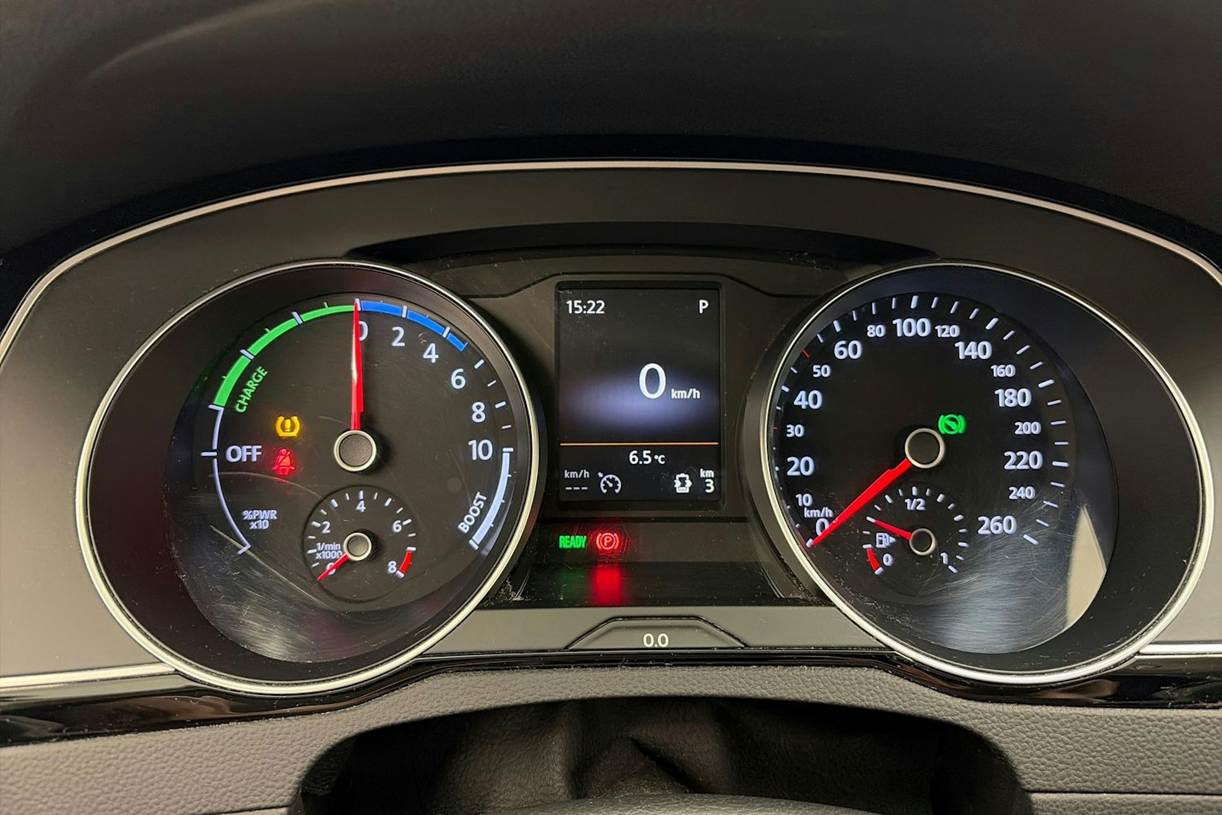 valkoinen Volkswagen Passat 2016 kuva 17.