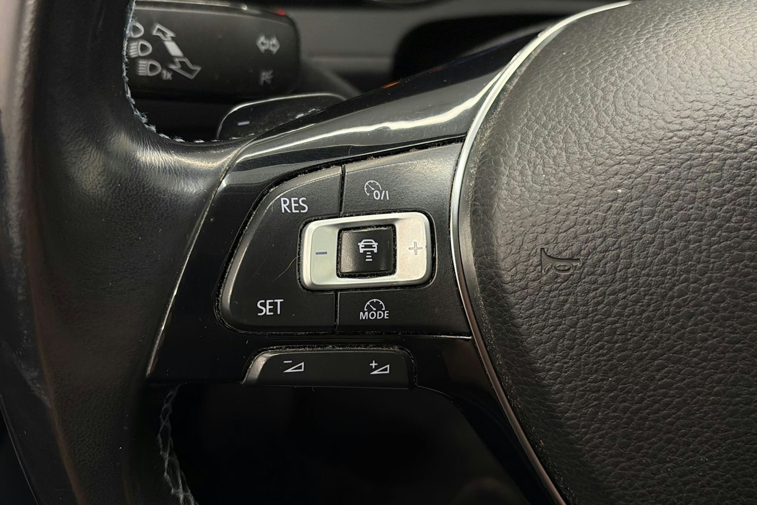 valkoinen Volkswagen Passat 2016 kuva 18.