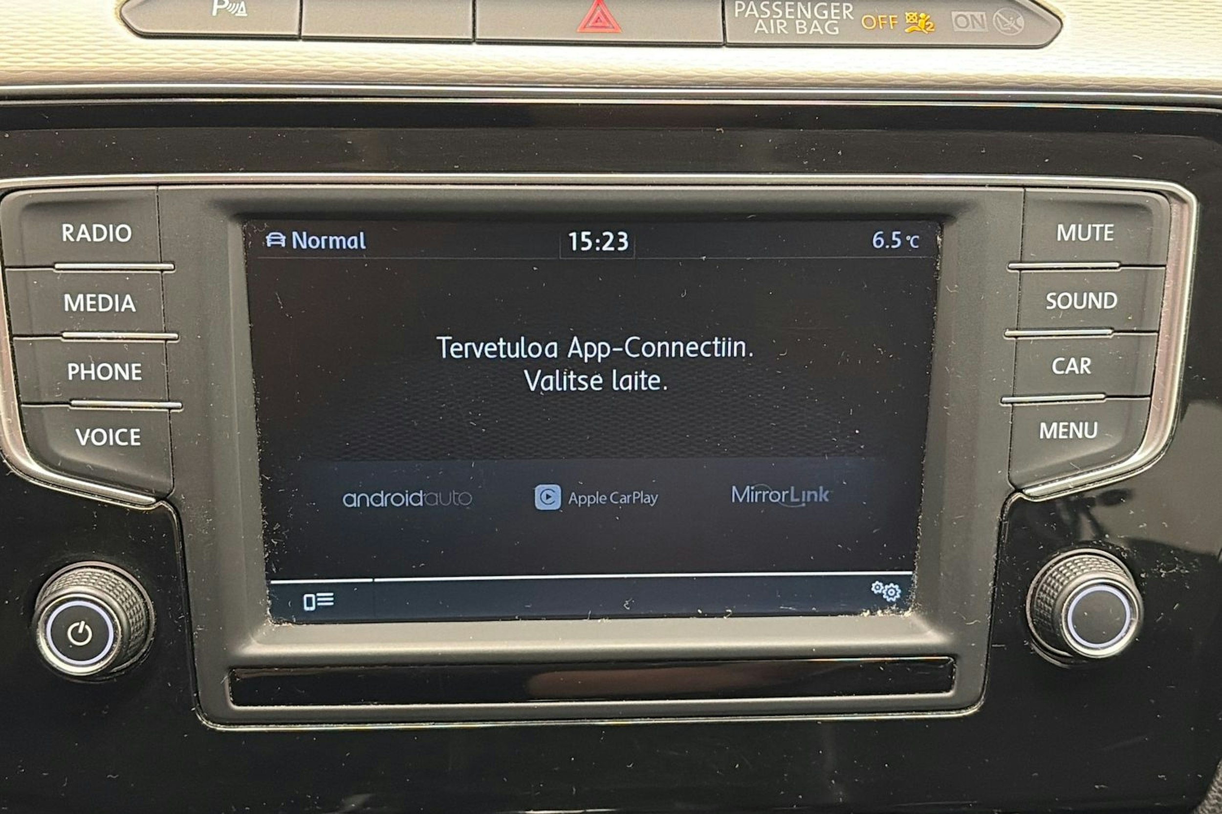 valkoinen Volkswagen Passat 2016 kuva 20.