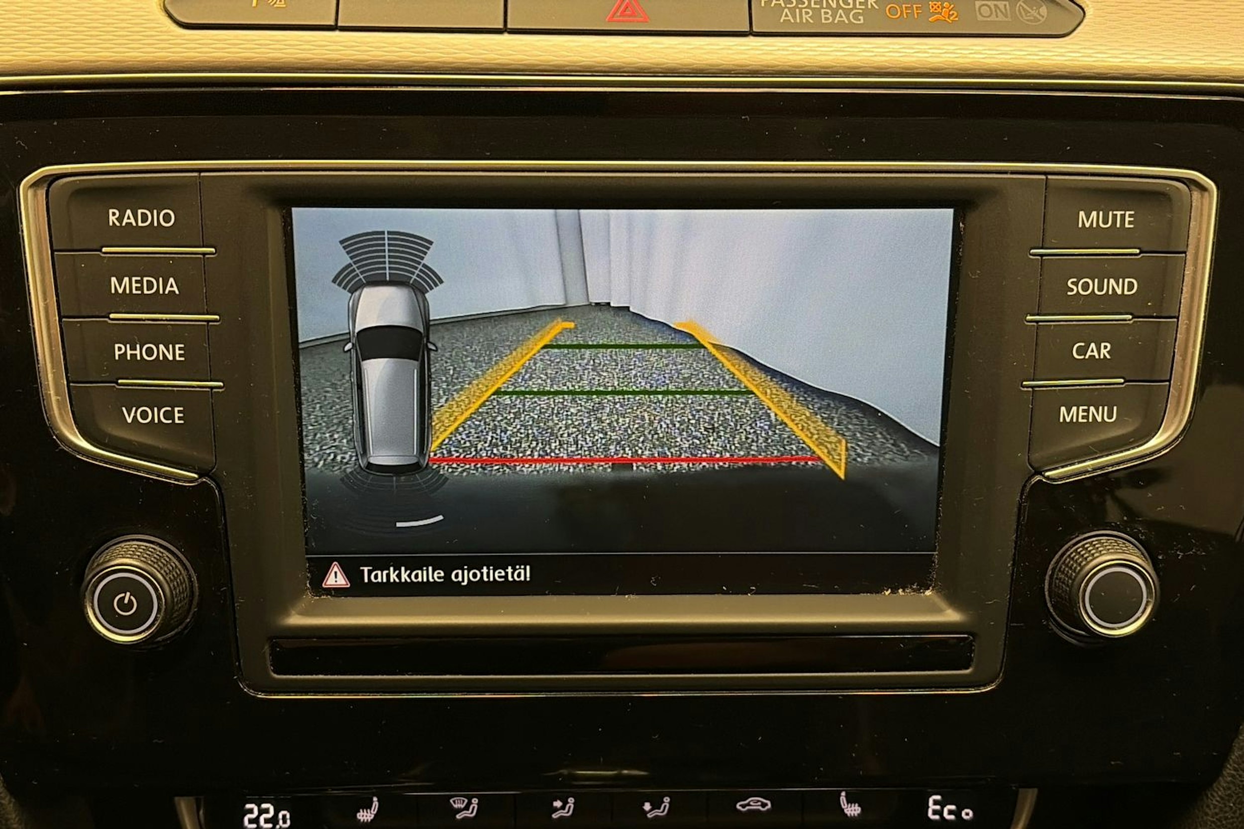 valkoinen Volkswagen Passat 2016 kuva 21.