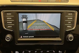 valkoinen Volkswagen Passat 2016 kuva 21.