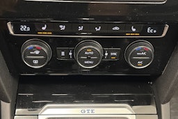 valkoinen Volkswagen Passat 2016 kuva 24.