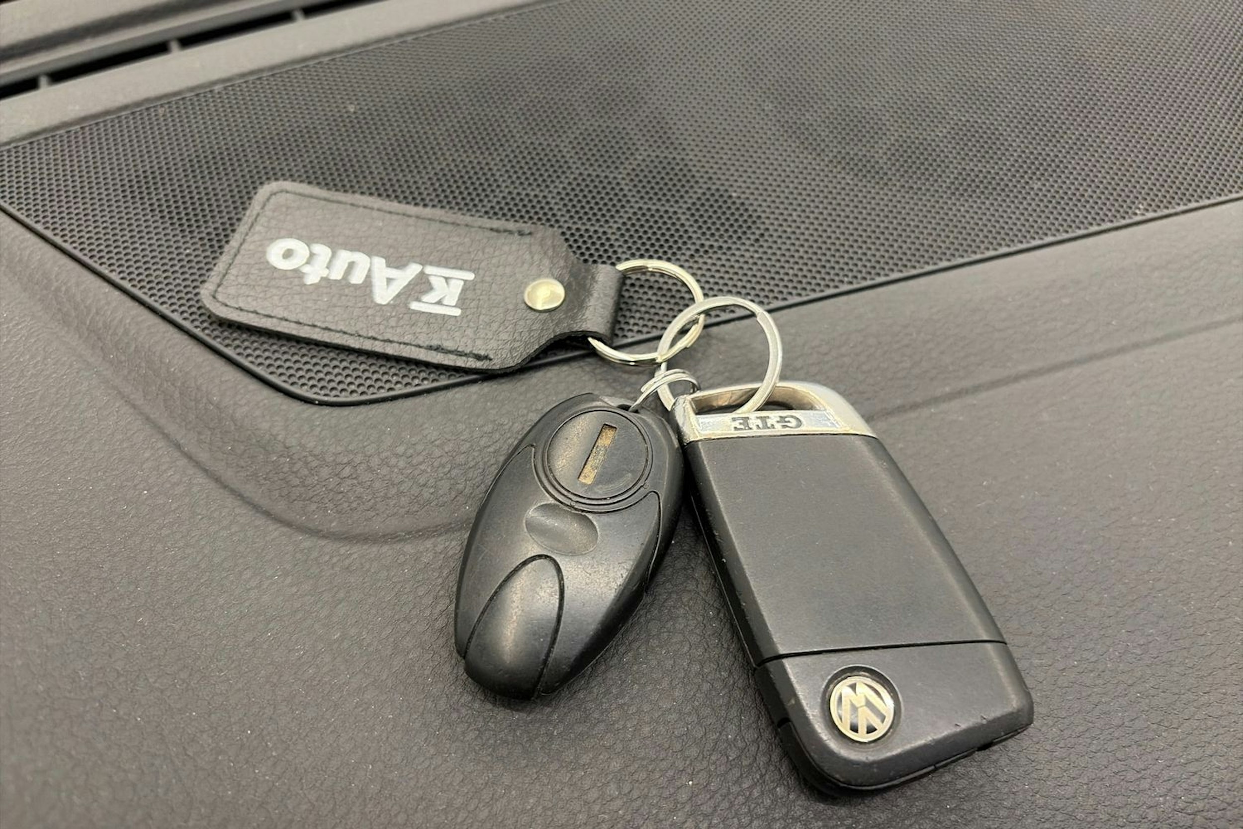 valkoinen Volkswagen Passat 2016 kuva 25.