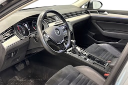 harmaa Volkswagen Passat 2016 kuva 7.