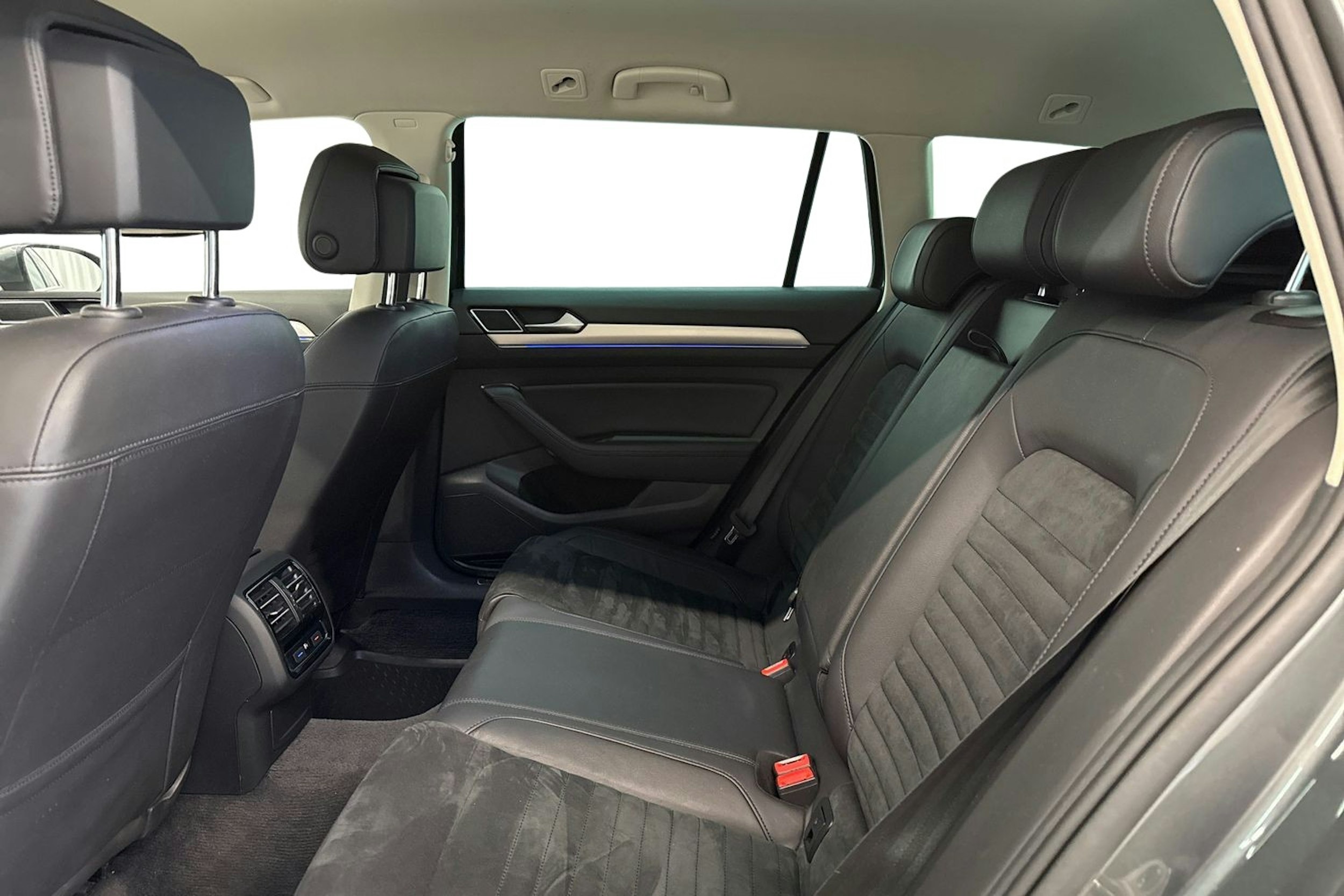 harmaa Volkswagen Passat 2016 kuva 10.