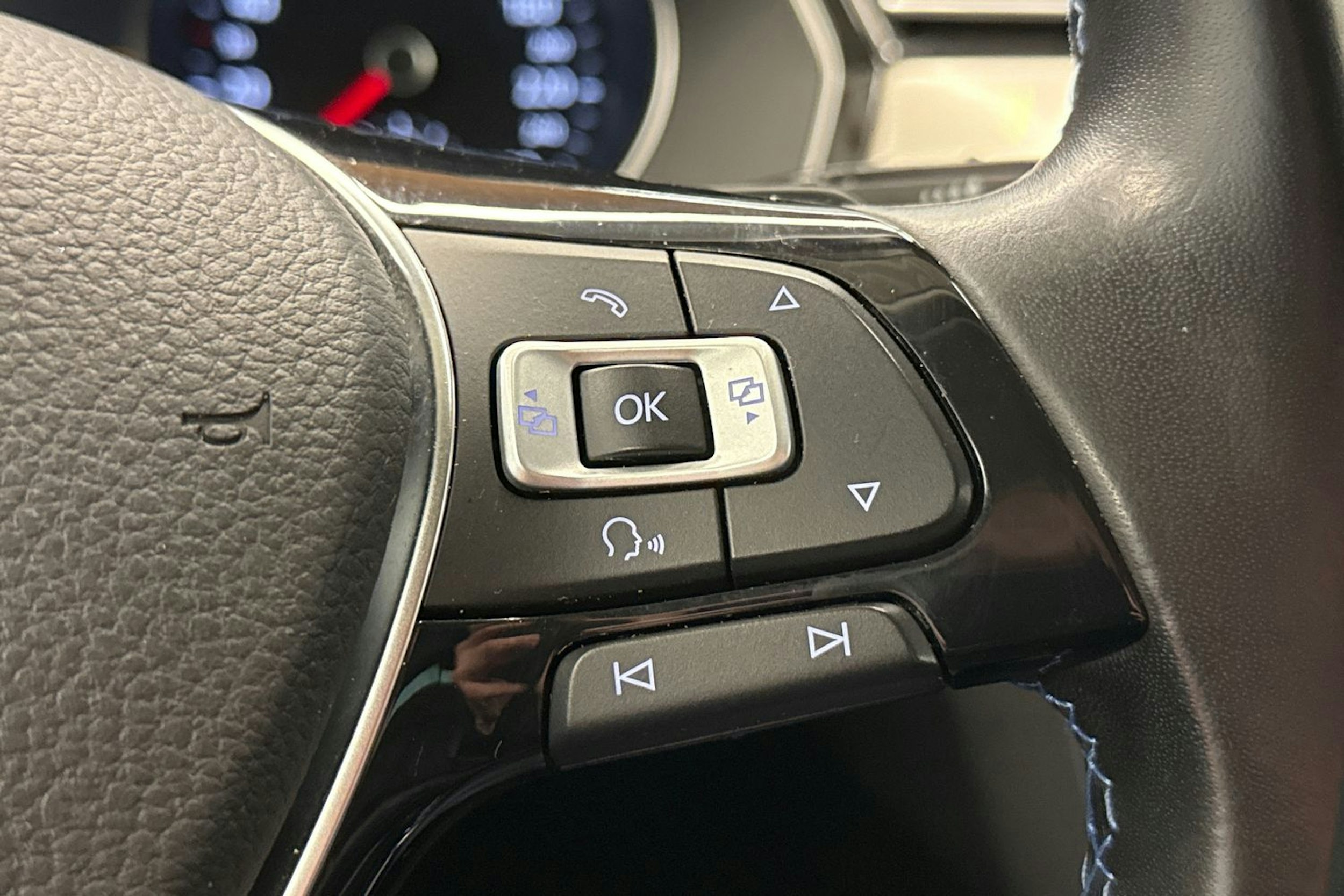 harmaa Volkswagen Passat 2016 kuva 15.