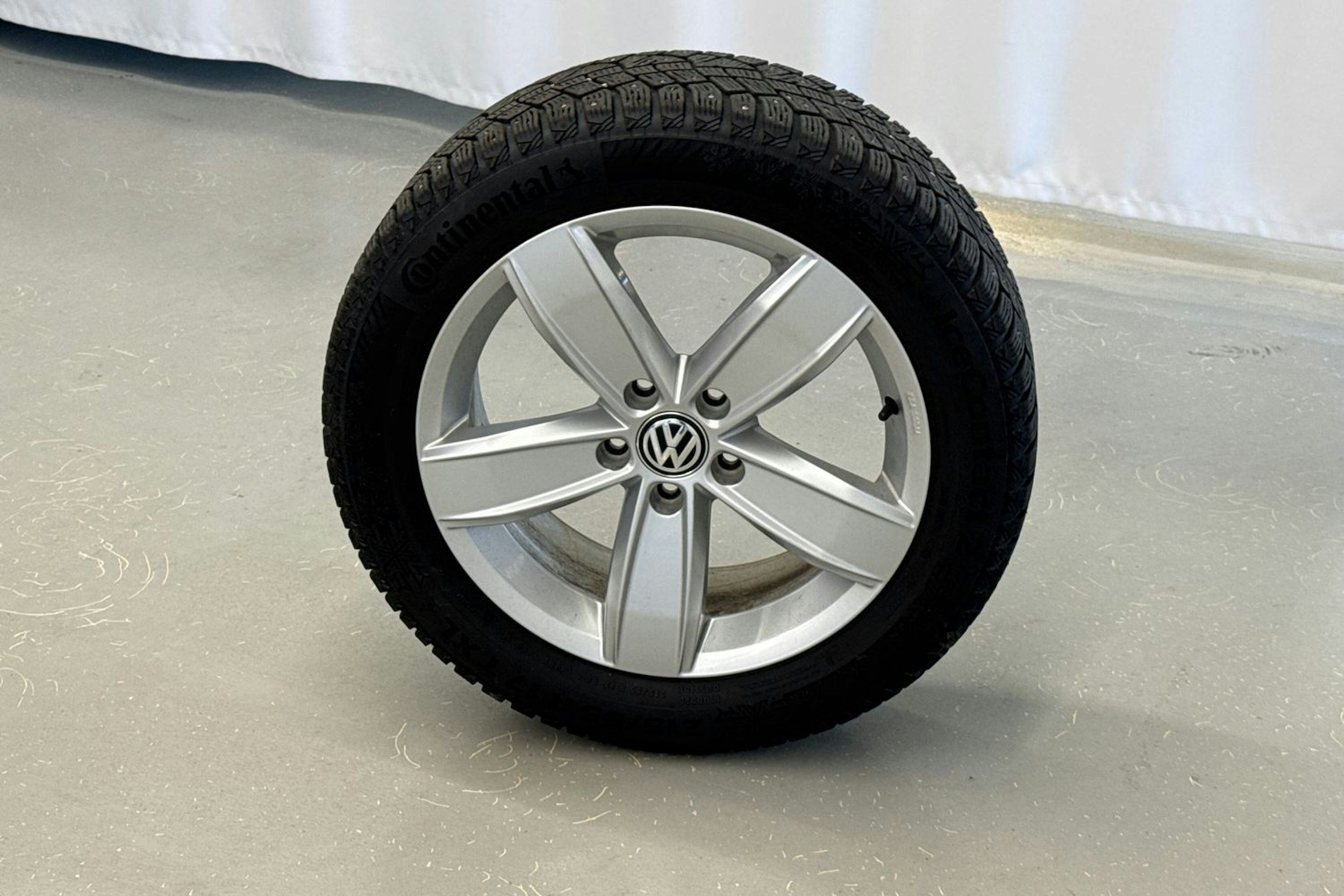 harmaa Volkswagen Passat 2016 kuva 26.
