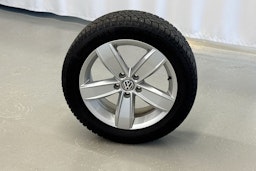 harmaa Volkswagen Passat 2016 kuva 26.