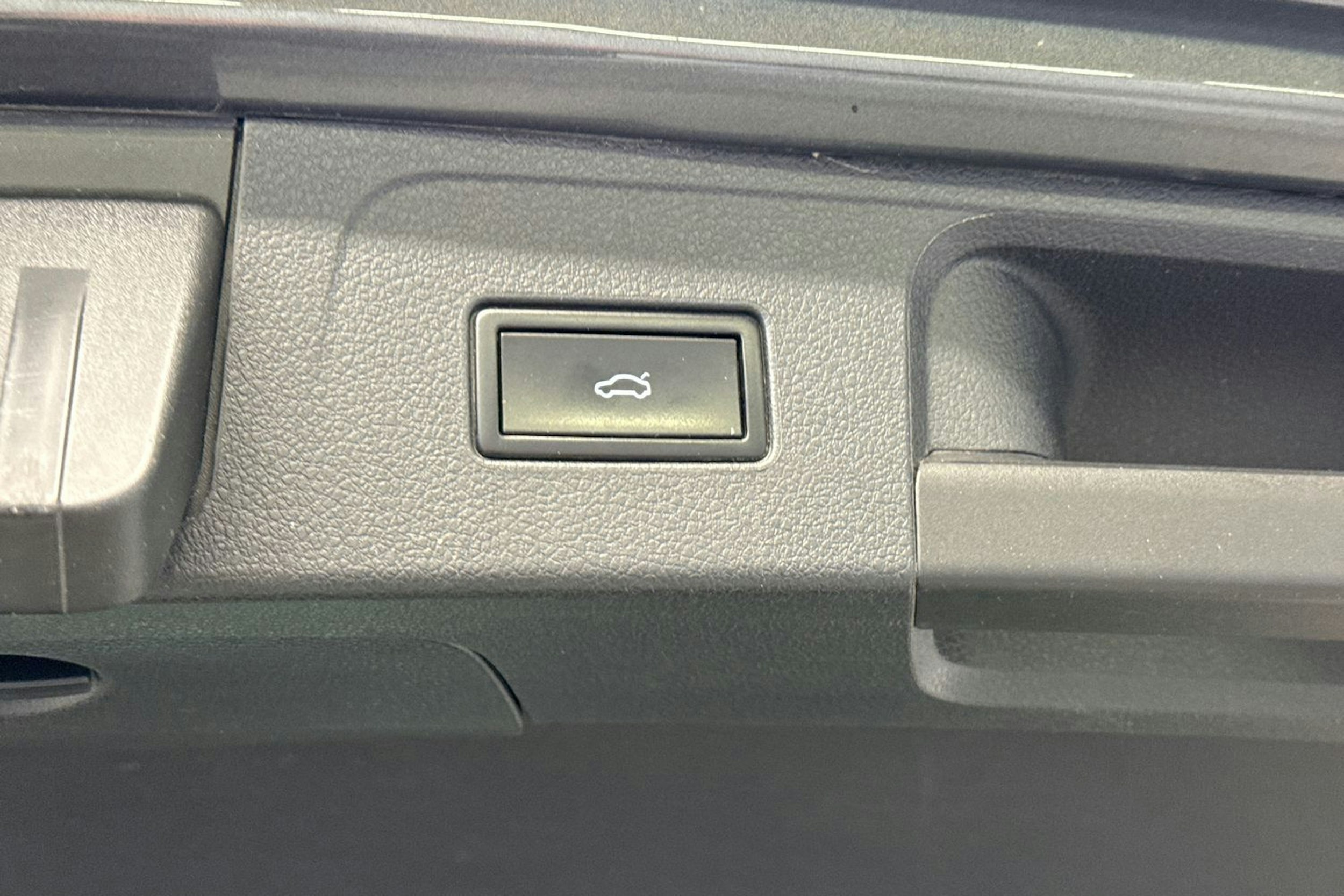 harmaa Volkswagen Passat 2016 kuva 30.
