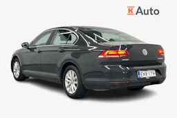 harmaa Volkswagen Passat 2016 kuva 2.