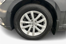 harmaa Volkswagen Passat 2016 kuva 9.