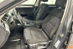 harmaa Volkswagen Passat 2016 kuva 14.