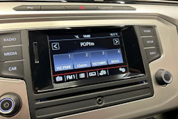 harmaa Volkswagen Passat 2016 kuva 22.