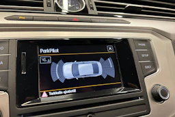 harmaa Volkswagen Passat 2016 kuva 23.