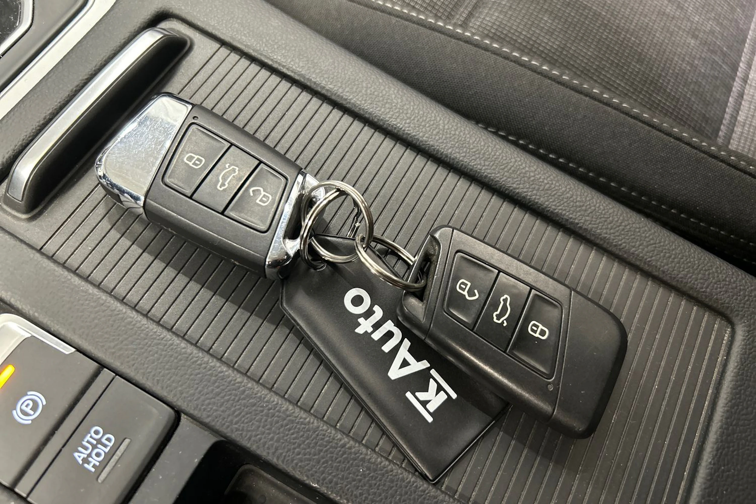 harmaa Volkswagen Passat 2016 kuva 27.